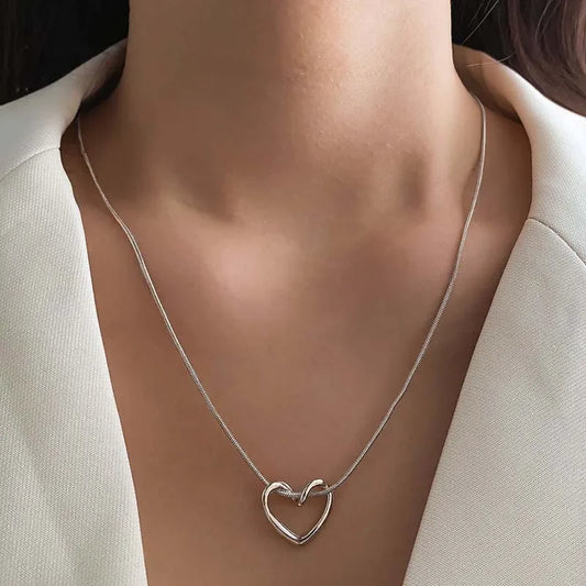 Simple Hollow Heart Pendant Necklace - Geometric Clavicle Chain Choker