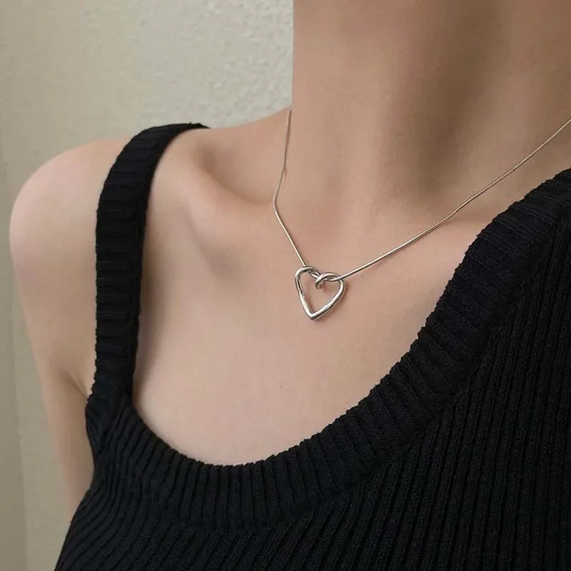 Simple Hollow Heart Pendant Necklace - Geometric Clavicle Chain Choker